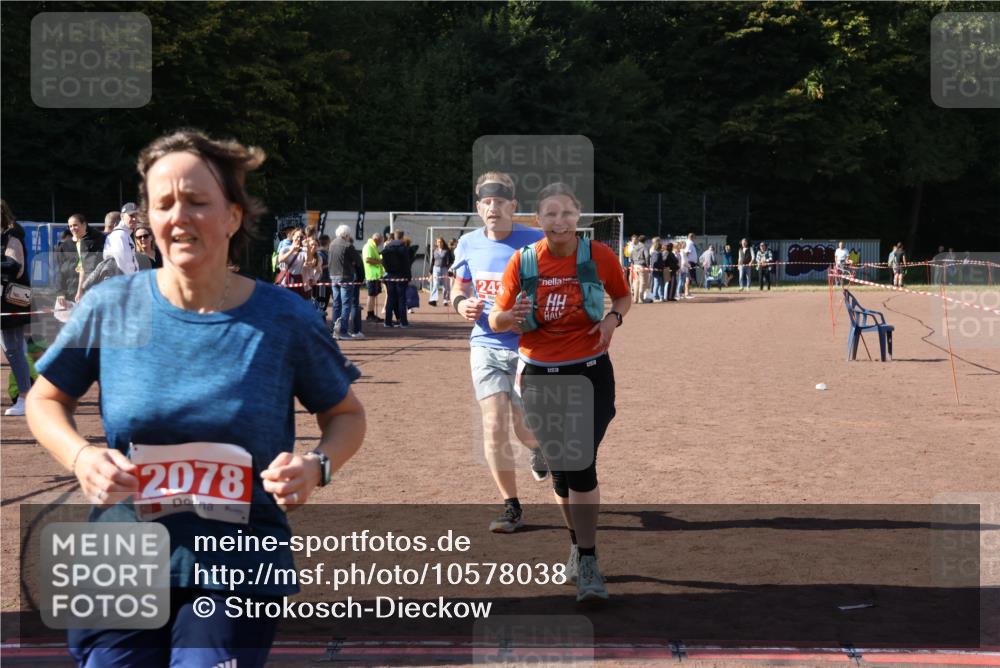 27.09.2026 - 35. Volkslauf durch das schöne Alstertal Strokosch-Dieckow http://msf.ph/oto/10578038 27.09.2026 12:43:37 Ziel 2078, 2337, 2432 meine-sportfotos.de