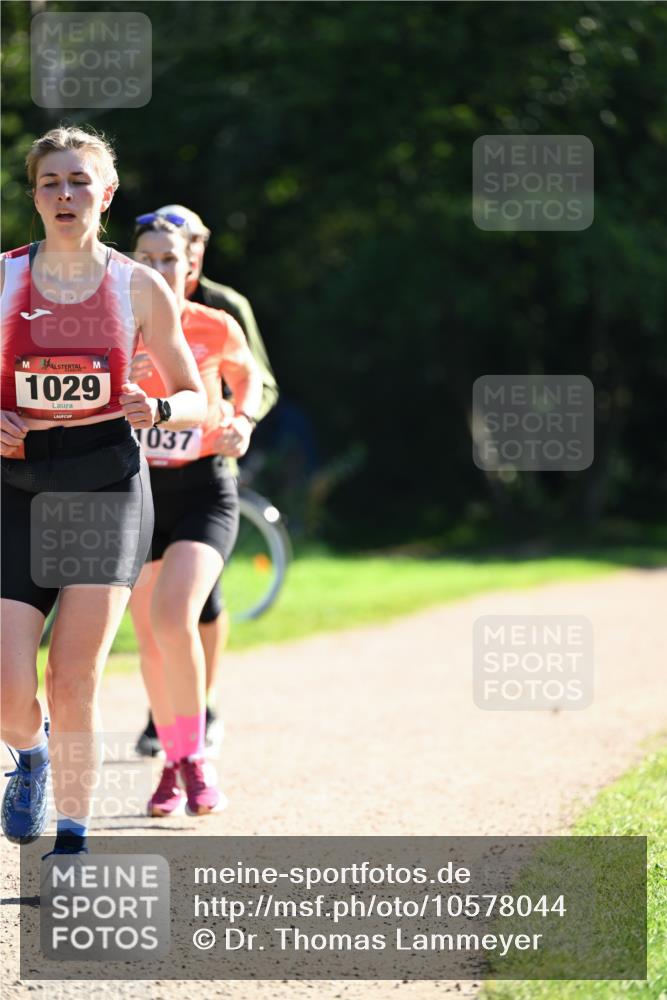 27.09.2026 - 35. Volkslauf durch das schöne Alstertal Dr. Thomas Lammeyer http://msf.ph/oto/10578044 27.09.2026 11:57:26 Laufen 1029, 037 meine-sportfotos.de