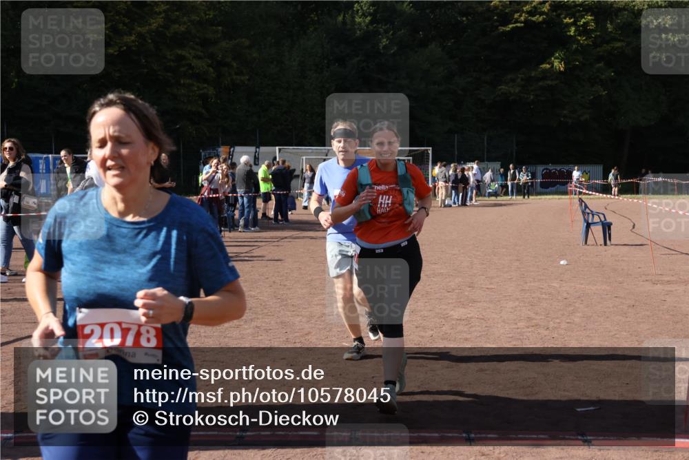 27.09.2026 - 35. Volkslauf durch das schöne Alstertal Strokosch-Dieckow http://msf.ph/oto/10578045 27.09.2026 12:43:37 Ziel 2078, 2337, 2432 meine-sportfotos.de