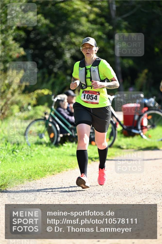 27.09.2026 - 35. Volkslauf durch das schöne Alstertal Dr. Thomas Lammeyer http://msf.ph/oto/10578111 27.09.2026 11:58:29 Laufen 1054 meine-sportfotos.de