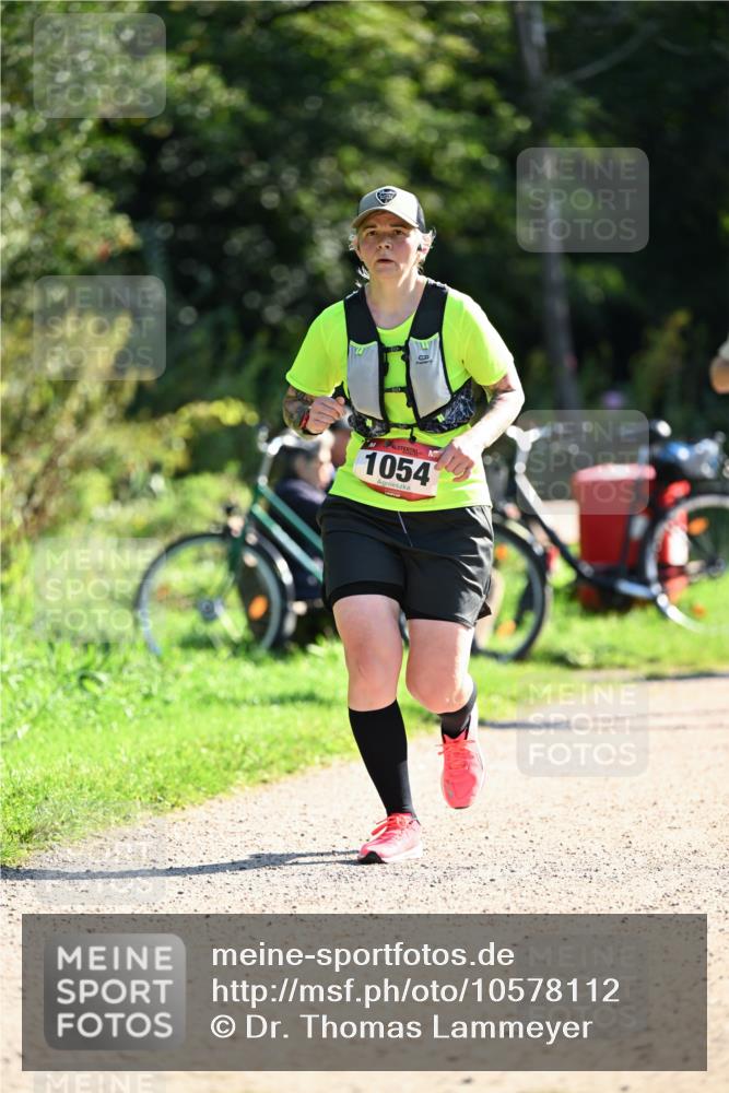 27.09.2026 - 35. Volkslauf durch das schöne Alstertal Dr. Thomas Lammeyer http://msf.ph/oto/10578112 27.09.2026 11:58:29 Laufen 1054 meine-sportfotos.de