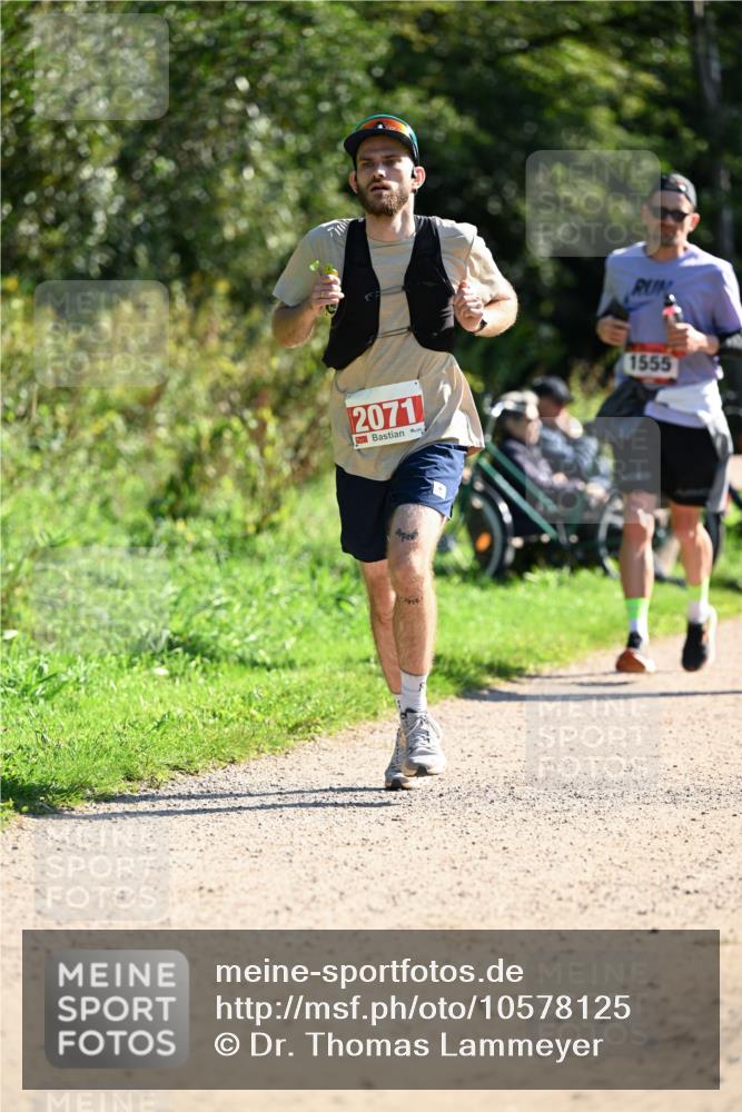 27.09.2026 - 35. Volkslauf durch das schöne Alstertal Dr. Thomas Lammeyer http://msf.ph/oto/10578125 27.09.2026 11:58:32 Laufen 2071, 1555 meine-sportfotos.de