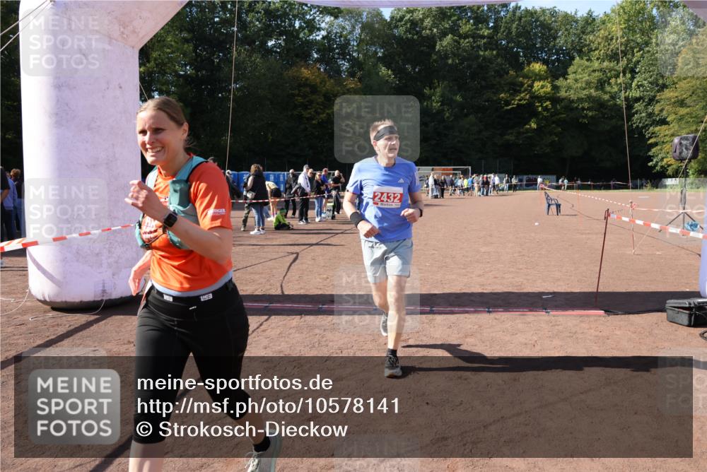 27.09.2026 - 35. Volkslauf durch das schöne Alstertal Strokosch-Dieckow http://msf.ph/oto/10578141 27.09.2026 12:43:39 Ziel 2337, 2432 meine-sportfotos.de