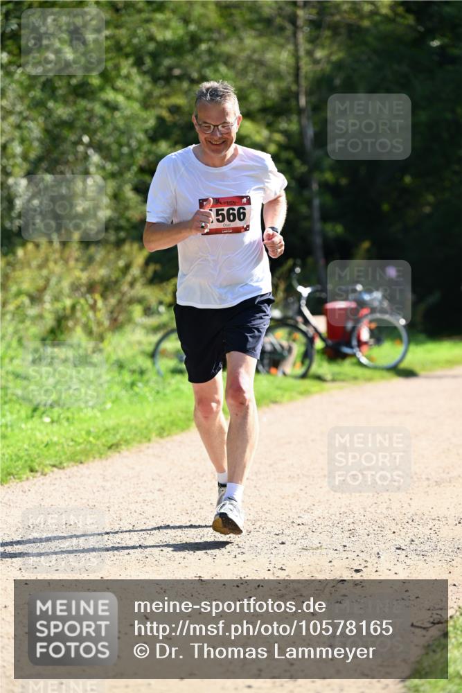 27.09.2026 - 35. Volkslauf durch das schöne Alstertal Dr. Thomas Lammeyer http://msf.ph/oto/10578165 27.09.2026 11:58:59 Laufen 566 meine-sportfotos.de