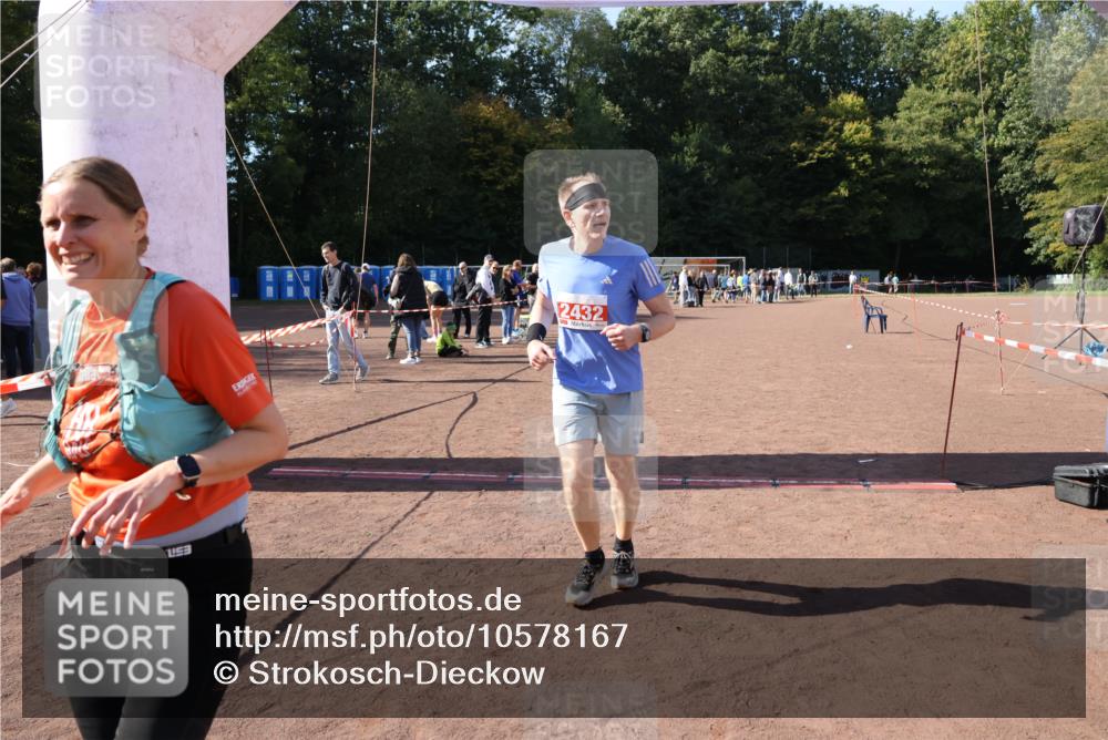 27.09.2026 - 35. Volkslauf durch das schöne Alstertal Strokosch-Dieckow http://msf.ph/oto/10578167 27.09.2026 12:43:39 Ziel 2337, 2432 meine-sportfotos.de