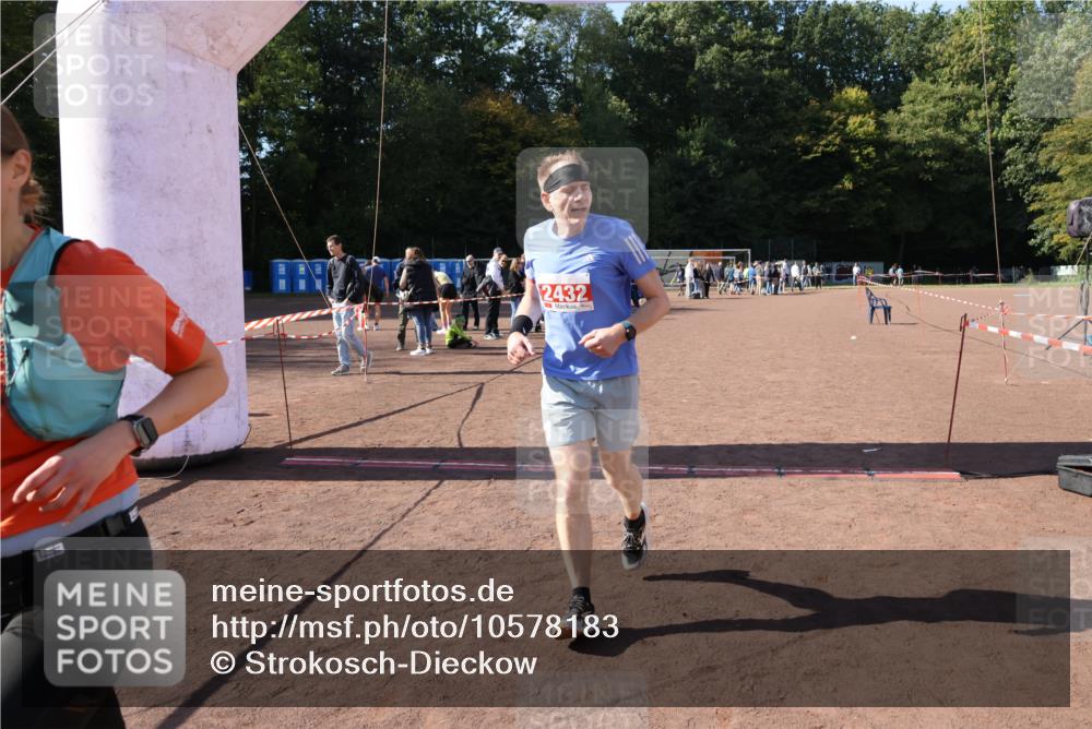 27.09.2026 - 35. Volkslauf durch das schöne Alstertal Strokosch-Dieckow http://msf.ph/oto/10578183 27.09.2026 12:43:39 Ziel 2337, 2432 meine-sportfotos.de