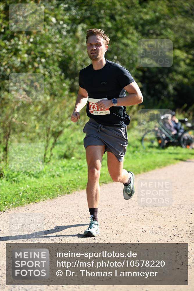 27.09.2026 - 35. Volkslauf durch das schöne Alstertal Dr. Thomas Lammeyer http://msf.ph/oto/10578220 27.09.2026 11:59:40 Laufen 23 meine-sportfotos.de