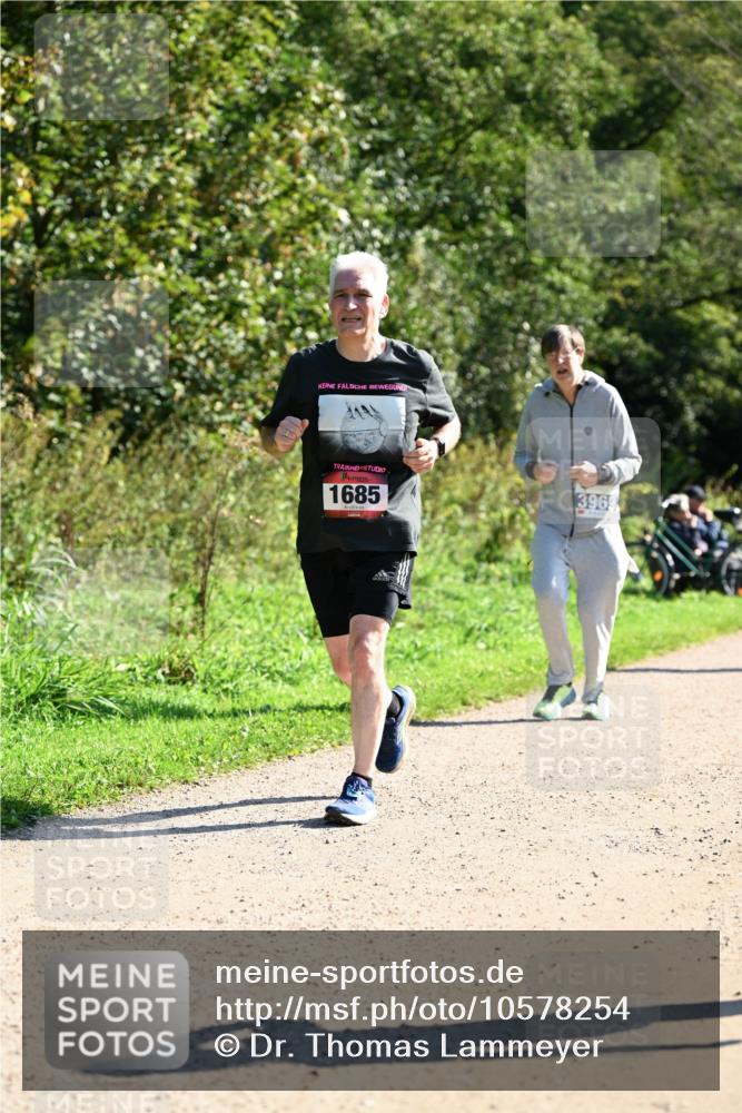 27.09.2026 - 35. Volkslauf durch das schöne Alstertal Dr. Thomas Lammeyer http://msf.ph/oto/10578254 27.09.2026 11:59:47 Laufen 1685, 3969 meine-sportfotos.de