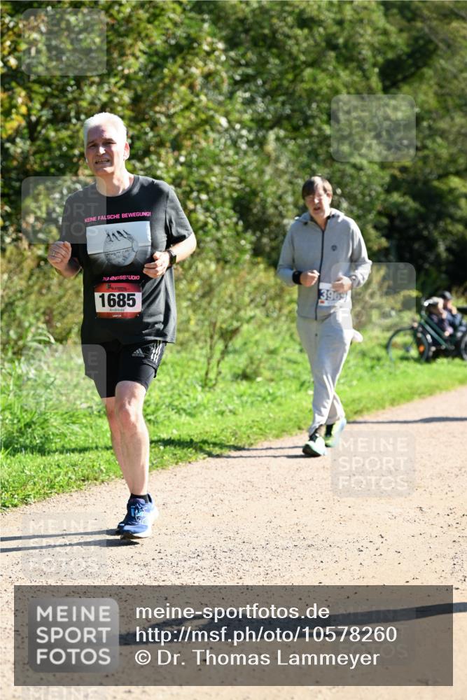 27.09.2026 - 35. Volkslauf durch das schöne Alstertal Dr. Thomas Lammeyer http://msf.ph/oto/10578260 27.09.2026 11:59:48 Laufen 1685, 3969 meine-sportfotos.de