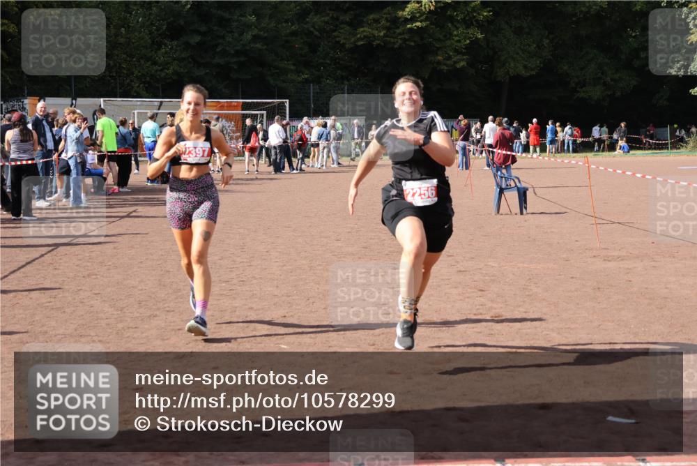27.09.2026 - 35. Volkslauf durch das schöne Alstertal Strokosch-Dieckow http://msf.ph/oto/10578299 27.09.2026 12:33:08 Ziel 2256, 2397 meine-sportfotos.de