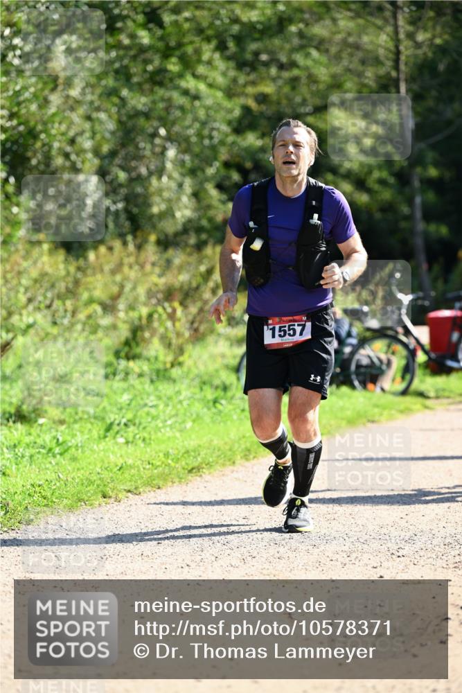 27.09.2026 - 35. Volkslauf durch das schöne Alstertal Dr. Thomas Lammeyer http://msf.ph/oto/10578371 27.09.2026 12:00:18 Laufen 1557, 1 meine-sportfotos.de