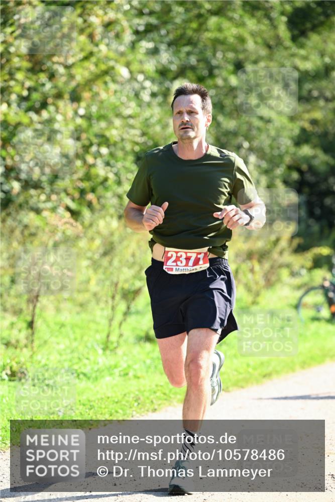27.09.2026 - 35. Volkslauf durch das schöne Alstertal Dr. Thomas Lammeyer http://msf.ph/oto/10578486 27.09.2026 12:01:01 Laufen 2371 meine-sportfotos.de
