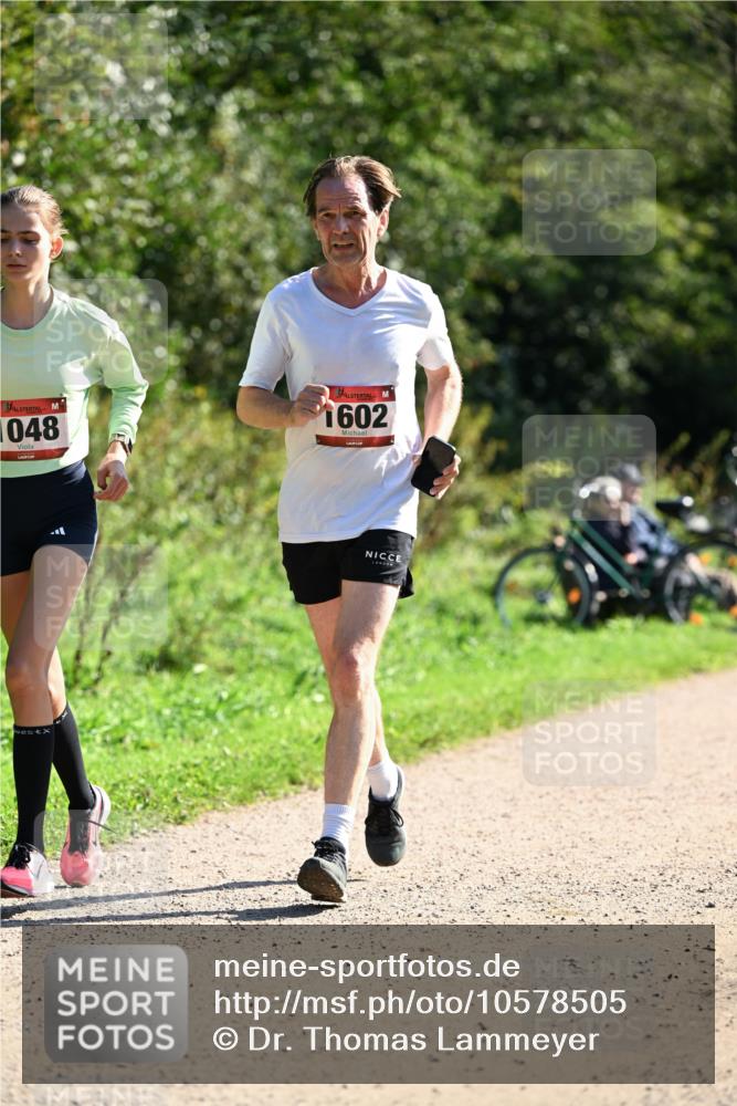 27.09.2026 - 35. Volkslauf durch das schöne Alstertal Dr. Thomas Lammeyer http://msf.ph/oto/10578505 27.09.2026 12:01:06 Laufen 1048, 1602 meine-sportfotos.de