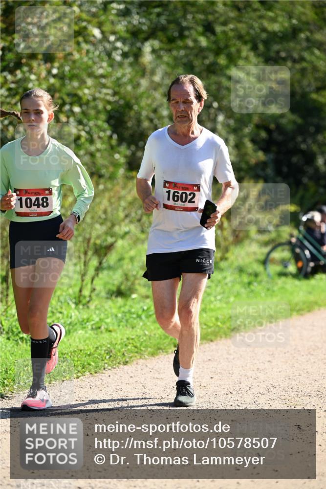 27.09.2026 - 35. Volkslauf durch das schöne Alstertal Dr. Thomas Lammeyer http://msf.ph/oto/10578507 27.09.2026 12:01:06 Laufen 1048, 1602 meine-sportfotos.de