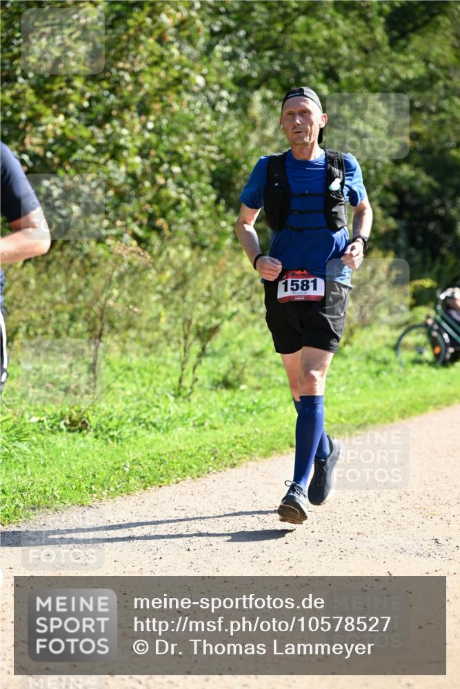27.09.2026 - 35. Volkslauf durch das schöne Alstertal Dr. Thomas Lammeyer http://msf.ph/oto/10578527 27.09.2026 12:01:21 Laufen 1581 meine-sportfotos.de