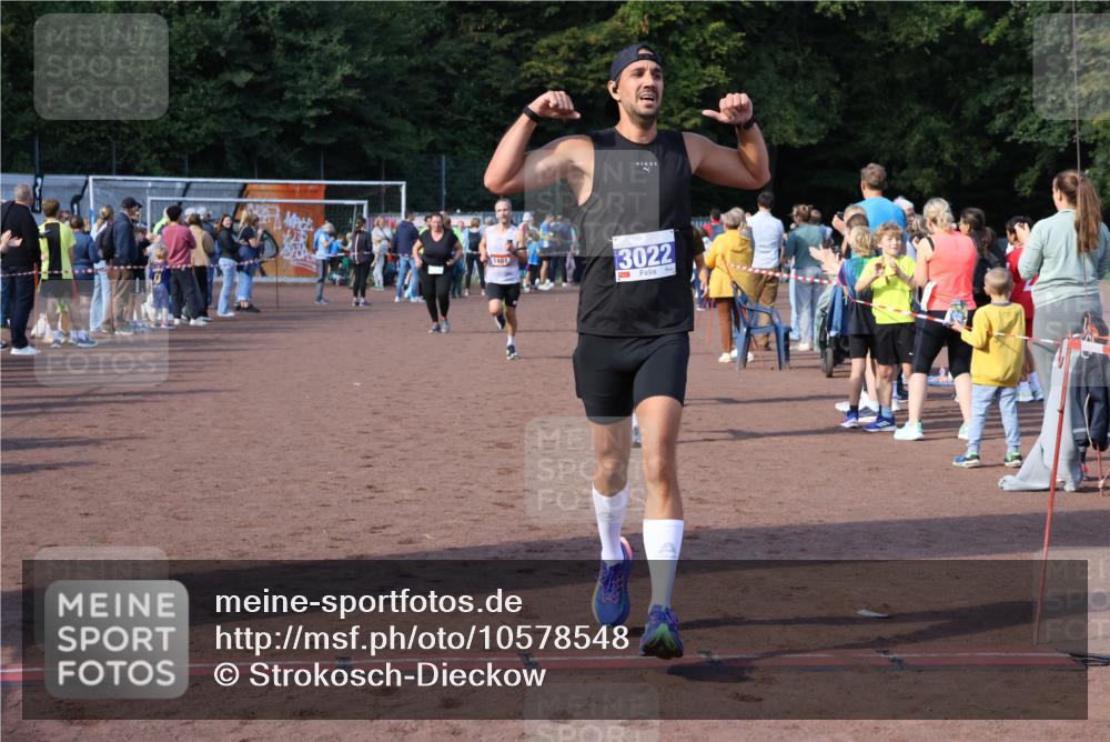 27.09.2026 - 35. Volkslauf durch das schöne Alstertal Strokosch-Dieckow http://msf.ph/oto/10578548 27.09.2026 11:19:30 Ziel 1401, 3022, 3150, 3164, 3345, 3346 meine-sportfotos.de