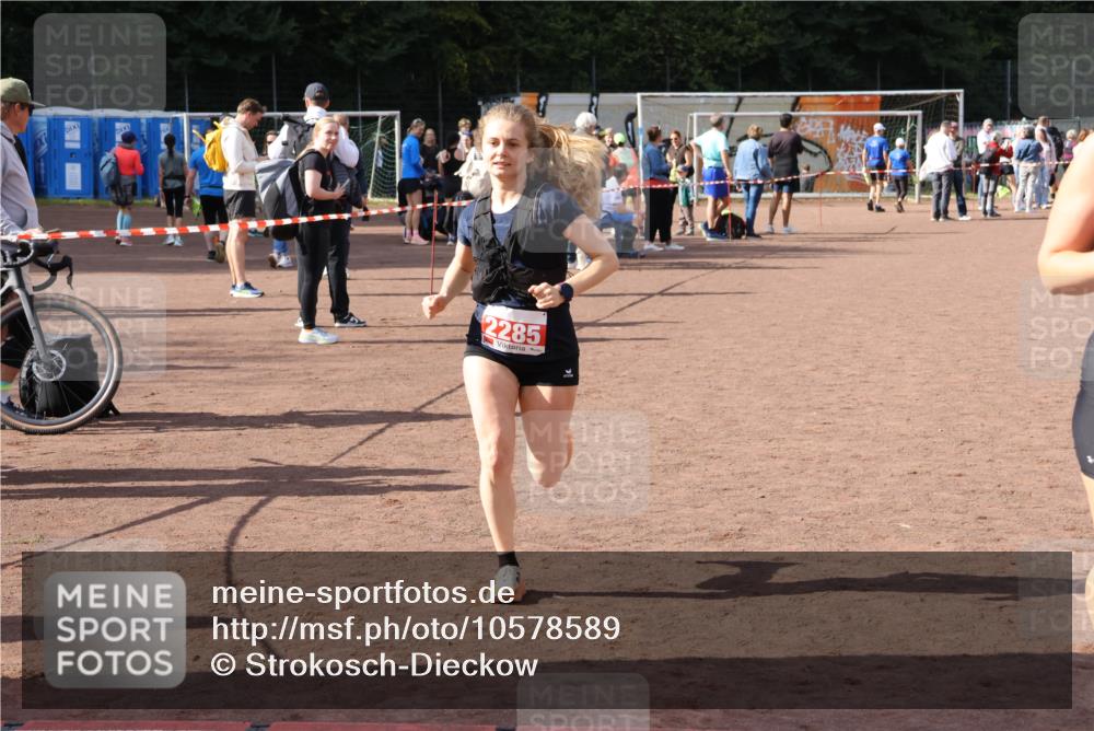 27.09.2026 - 35. Volkslauf durch das schöne Alstertal Strokosch-Dieckow http://msf.ph/oto/10578589 27.09.2026 12:33:40 Ziel 1066, 2285, 2465 meine-sportfotos.de