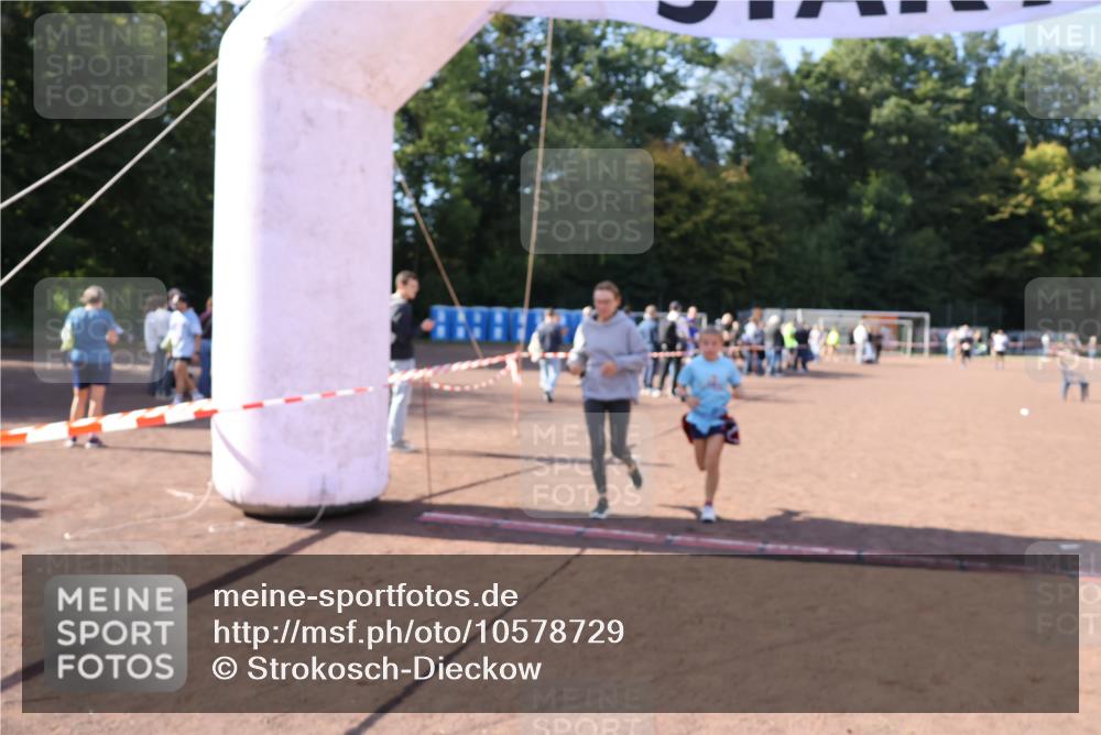 27.09.2026 - 35. Volkslauf durch das schöne Alstertal Strokosch-Dieckow http://msf.ph/oto/10578729 27.09.2026 12:44:38 Ziel 2281, 2954 meine-sportfotos.de