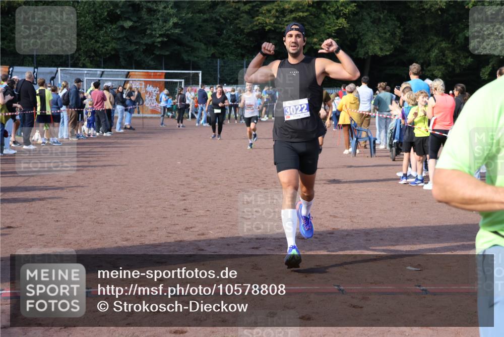 27.09.2026 - 35. Volkslauf durch das schöne Alstertal Strokosch-Dieckow http://msf.ph/oto/10578808 27.09.2026 11:19:30 Ziel 1401, 3022, 3150, 3164, 3345, 3346 meine-sportfotos.de
