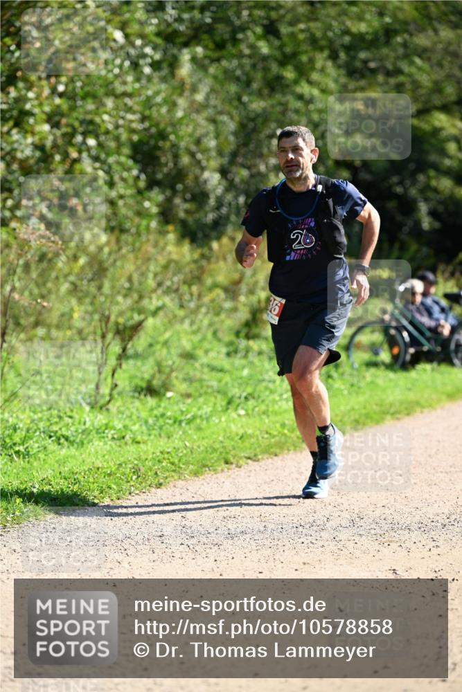 27.09.2026 - 35. Volkslauf durch das schöne Alstertal Dr. Thomas Lammeyer http://msf.ph/oto/10578858 27.09.2026 12:04:10 Laufen 26, 36 meine-sportfotos.de