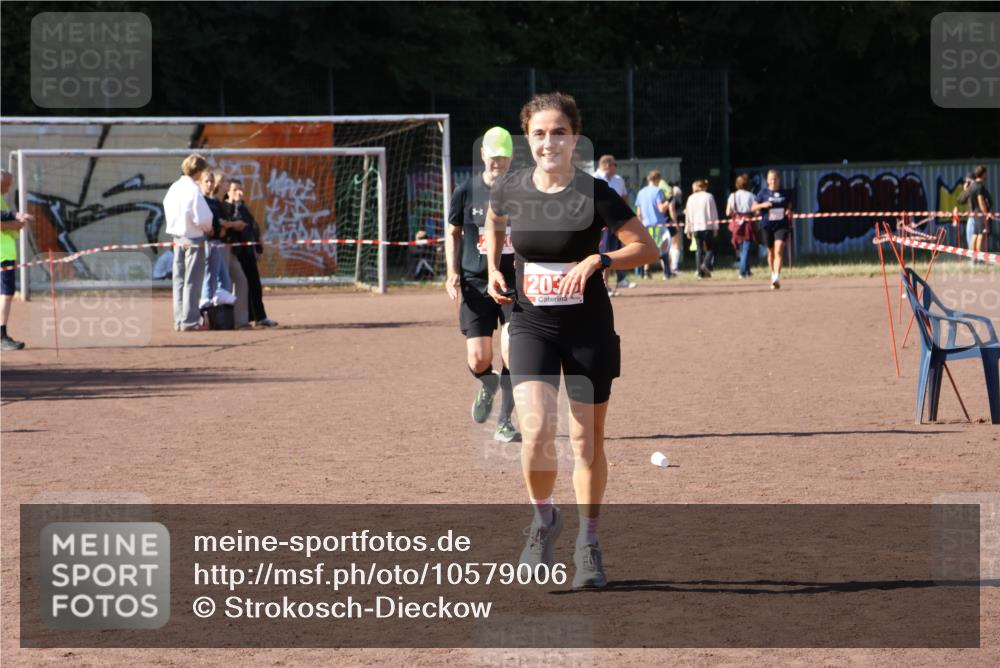27.09.2026 - 35. Volkslauf durch das schöne Alstertal Strokosch-Dieckow http://msf.ph/oto/10579006 27.09.2026 12:47:12 Ziel 2038, 2320 meine-sportfotos.de