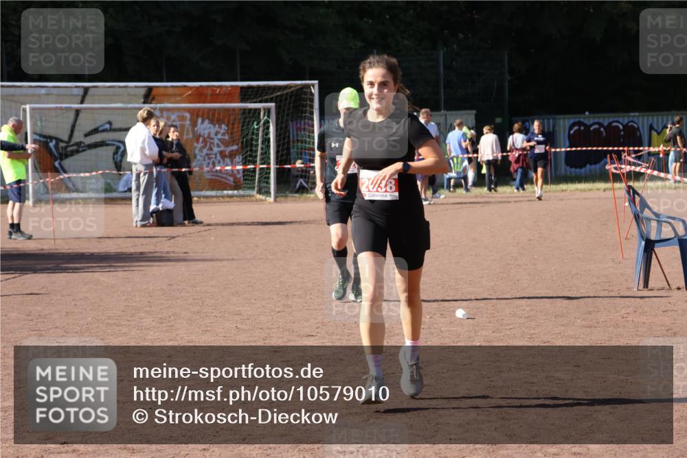 27.09.2026 - 35. Volkslauf durch das schöne Alstertal Strokosch-Dieckow http://msf.ph/oto/10579010 27.09.2026 12:47:12 Ziel 2038, 2320 meine-sportfotos.de