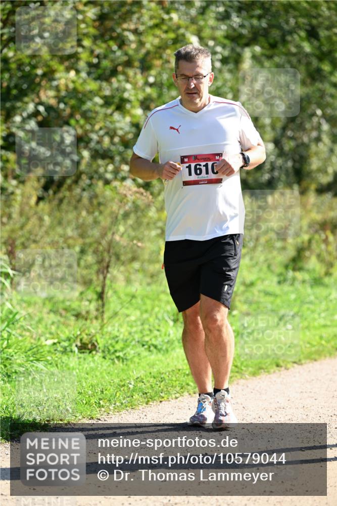 27.09.2026 - 35. Volkslauf durch das schöne Alstertal Dr. Thomas Lammeyer http://msf.ph/oto/10579044 27.09.2026 12:05:46 Laufen 1610 meine-sportfotos.de