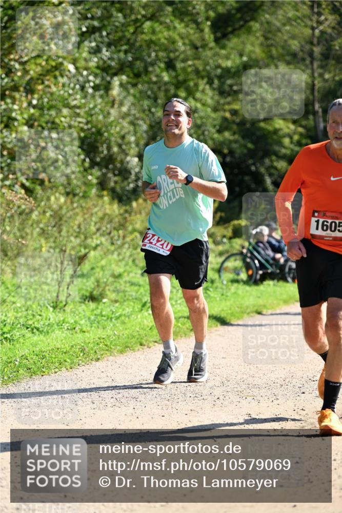 27.09.2026 - 35. Volkslauf durch das schöne Alstertal Dr. Thomas Lammeyer http://msf.ph/oto/10579069 27.09.2026 12:05:53 Laufen 2420, 1605 meine-sportfotos.de