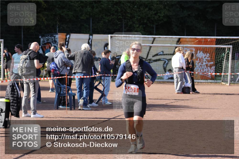 27.09.2026 - 35. Volkslauf durch das schöne Alstertal Strokosch-Dieckow http://msf.ph/oto/10579146 27.09.2026 12:47:56 Ziel 2401 meine-sportfotos.de