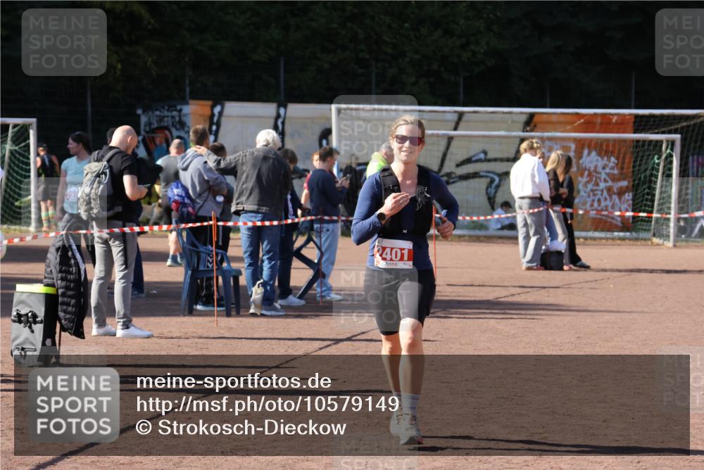 27.09.2026 - 35. Volkslauf durch das schöne Alstertal Strokosch-Dieckow http://msf.ph/oto/10579149 27.09.2026 12:47:56 Ziel 2401 meine-sportfotos.de
