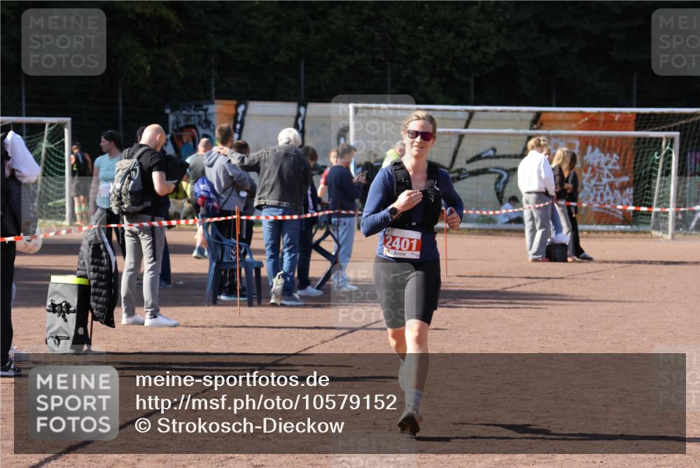 27.09.2026 - 35. Volkslauf durch das schöne Alstertal Strokosch-Dieckow http://msf.ph/oto/10579152 27.09.2026 12:47:56 Ziel 2401 meine-sportfotos.de