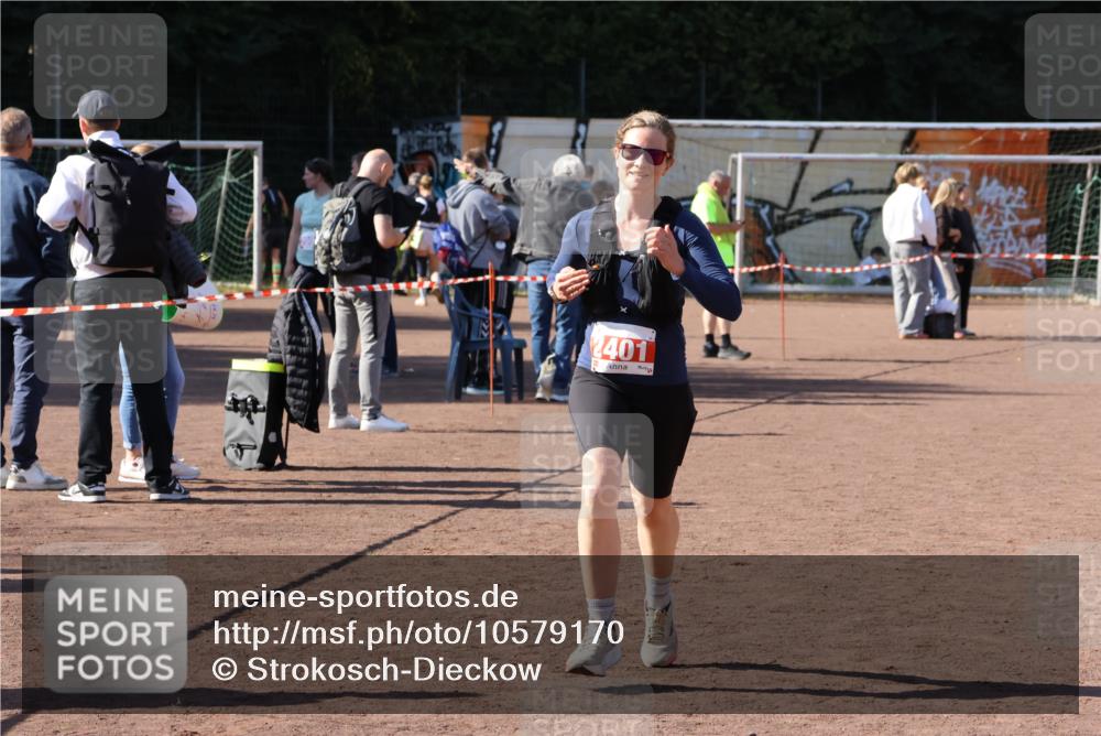 27.09.2026 - 35. Volkslauf durch das schöne Alstertal Strokosch-Dieckow http://msf.ph/oto/10579170 27.09.2026 12:47:57 Ziel 2401 meine-sportfotos.de