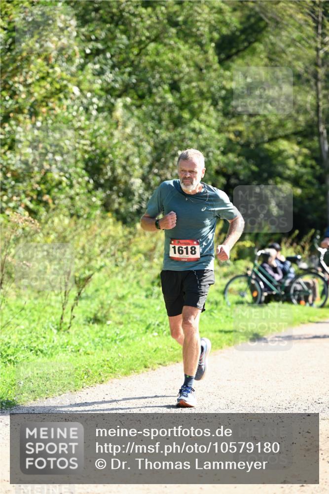 27.09.2026 - 35. Volkslauf durch das schöne Alstertal Dr. Thomas Lammeyer http://msf.ph/oto/10579180 27.09.2026 12:06:36 Laufen 1618 meine-sportfotos.de