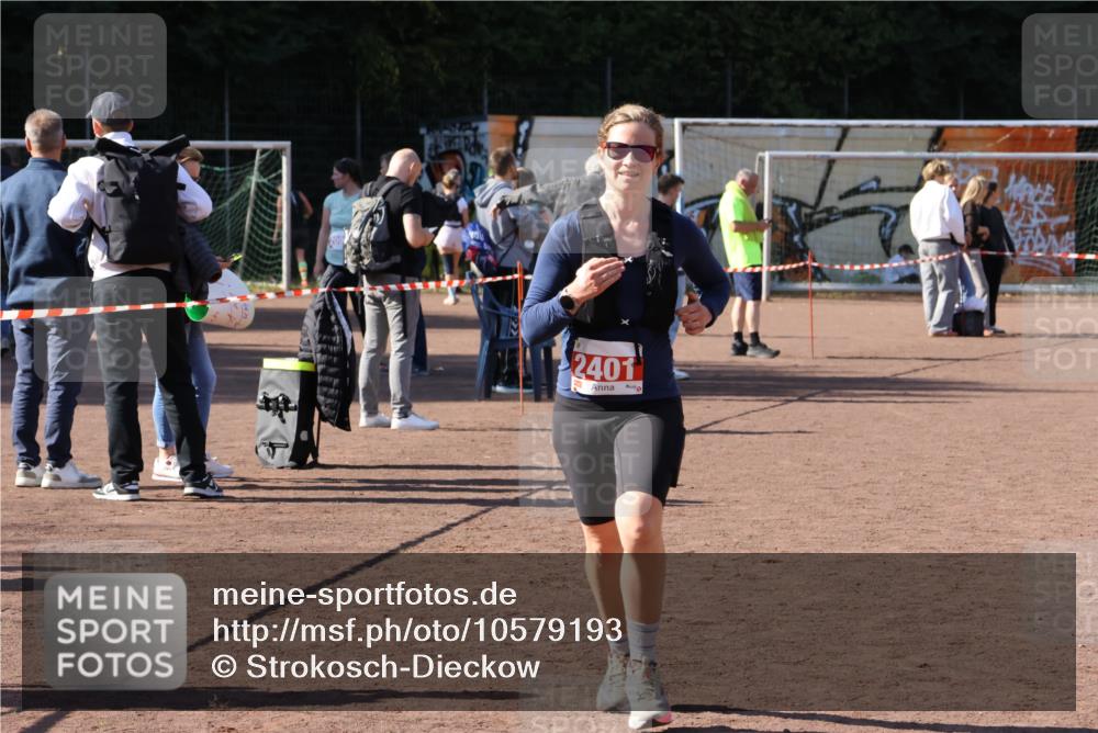 27.09.2026 - 35. Volkslauf durch das schöne Alstertal Strokosch-Dieckow http://msf.ph/oto/10579193 27.09.2026 12:47:57 Ziel 2401 meine-sportfotos.de