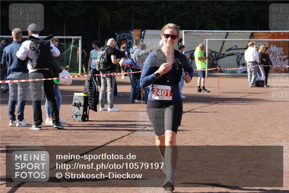 27.09.2026 - 35. Volkslauf durch das schöne Alstertal Strokosch-Dieckow http://msf.ph/oto/10579197 27.09.2026 12:47:57 Ziel 2401 meine-sportfotos.de