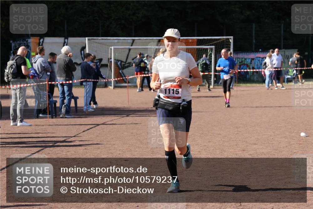 27.09.2026 - 35. Volkslauf durch das schöne Alstertal Strokosch-Dieckow http://msf.ph/oto/10579237 27.09.2026 12:48:25 Ziel 1115 meine-sportfotos.de