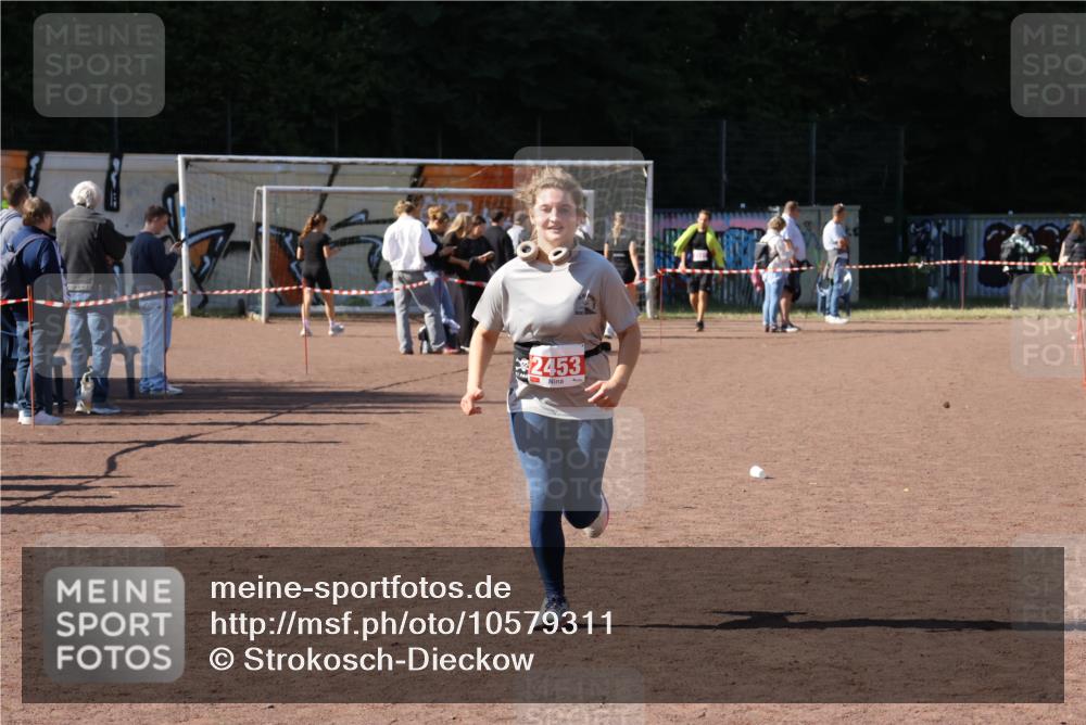 27.09.2026 - 35. Volkslauf durch das schöne Alstertal Strokosch-Dieckow http://msf.ph/oto/10579311 27.09.2026 12:49:00 Ziel 2453 meine-sportfotos.de