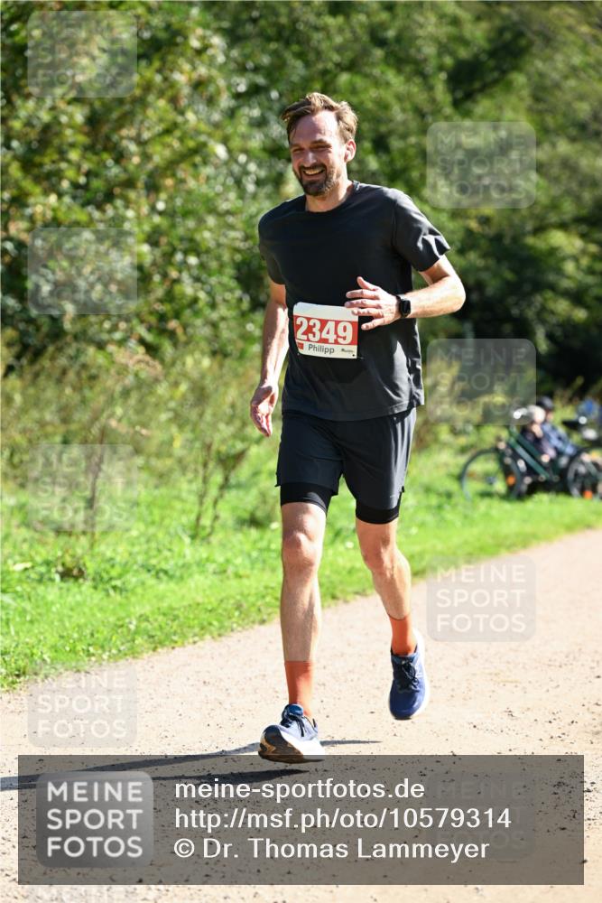 27.09.2026 - 35. Volkslauf durch das schöne Alstertal Dr. Thomas Lammeyer http://msf.ph/oto/10579314 27.09.2026 12:07:56 Laufen 2349 meine-sportfotos.de