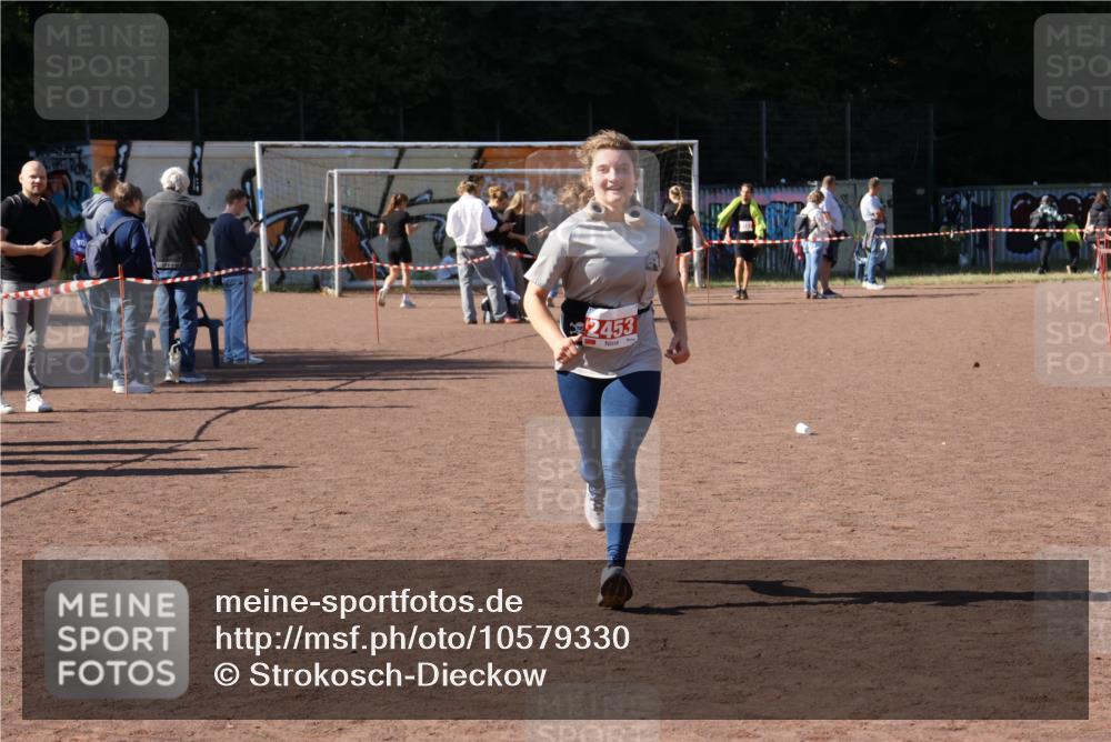 27.09.2026 - 35. Volkslauf durch das schöne Alstertal Strokosch-Dieckow http://msf.ph/oto/10579330 27.09.2026 12:49:00 Ziel 2453 meine-sportfotos.de
