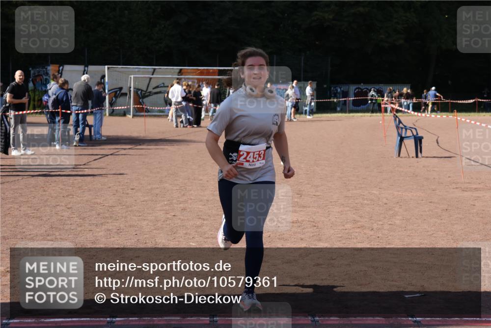 27.09.2026 - 35. Volkslauf durch das schöne Alstertal Strokosch-Dieckow http://msf.ph/oto/10579361 27.09.2026 12:49:02 Ziel 2453 meine-sportfotos.de