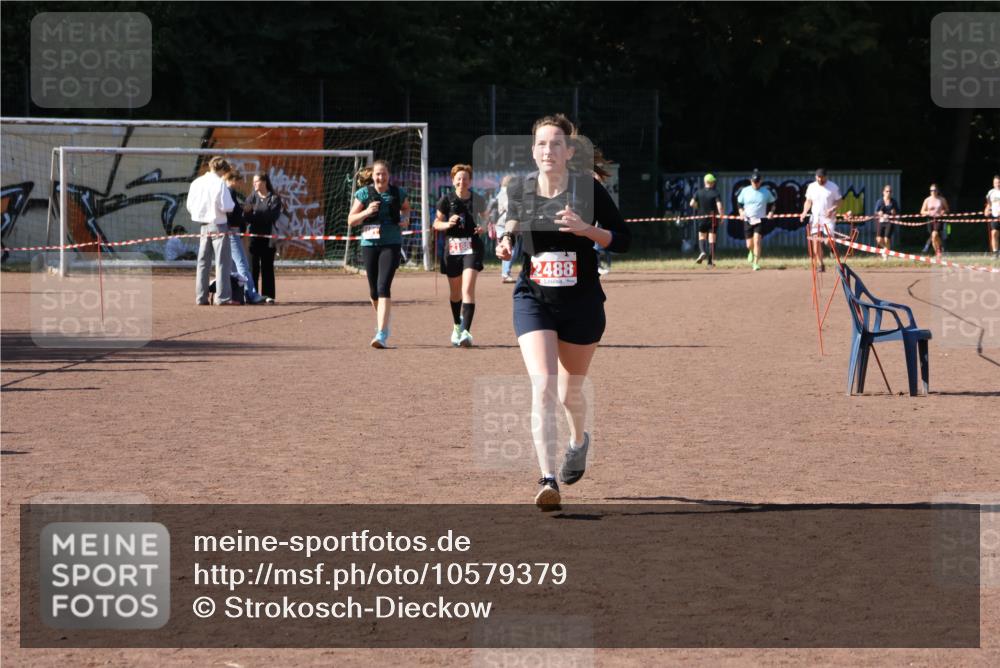 27.09.2026 - 35. Volkslauf durch das schöne Alstertal Strokosch-Dieckow http://msf.ph/oto/10579379 27.09.2026 12:49:34 Ziel 2488 meine-sportfotos.de