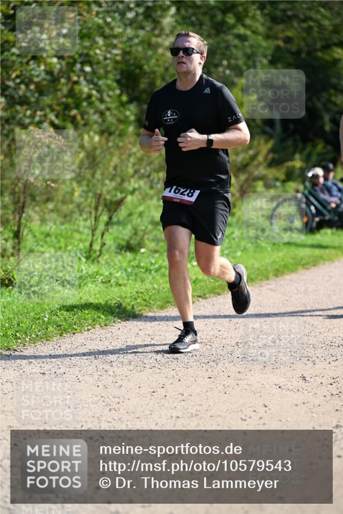 27.09.2026 - 35. Volkslauf durch das schöne Alstertal Dr. Thomas Lammeyer http://msf.ph/oto/10579543 27.09.2026 12:09:41 Laufen 1628 meine-sportfotos.de