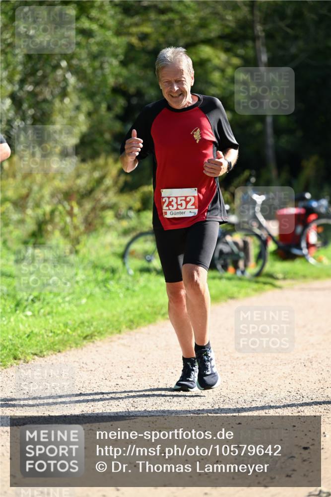 27.09.2026 - 35. Volkslauf durch das schöne Alstertal Dr. Thomas Lammeyer http://msf.ph/oto/10579642 27.09.2026 12:10:10 Laufen 2352 meine-sportfotos.de