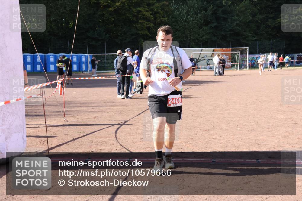 27.09.2026 - 35. Volkslauf durch das schöne Alstertal Strokosch-Dieckow http://msf.ph/oto/10579666 27.09.2026 12:50:01 Ziel 1651, 2400 meine-sportfotos.de