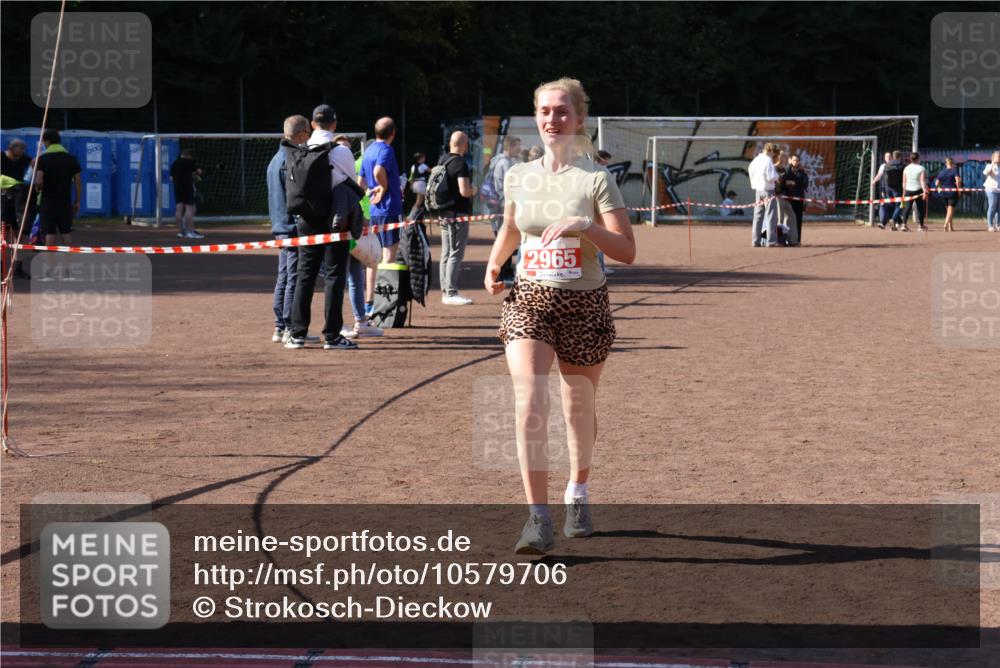 27.09.2026 - 35. Volkslauf durch das schöne Alstertal Strokosch-Dieckow http://msf.ph/oto/10579706 27.09.2026 12:50:13 Ziel 2965 meine-sportfotos.de