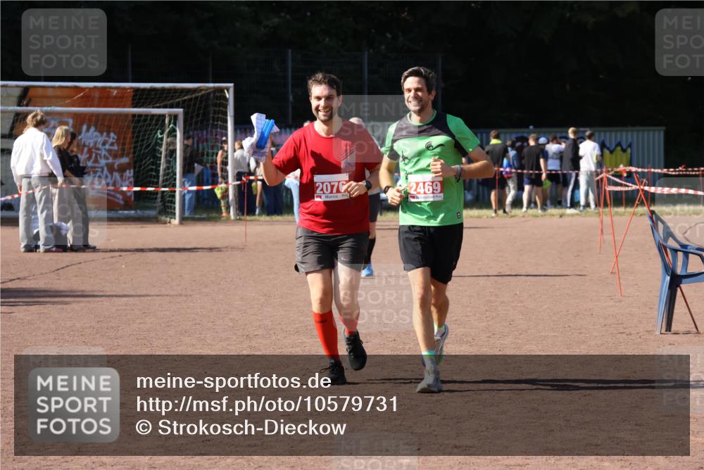27.09.2026 - 35. Volkslauf durch das schöne Alstertal Strokosch-Dieckow http://msf.ph/oto/10579731 27.09.2026 12:52:23 Ziel 2076, 2469 meine-sportfotos.de