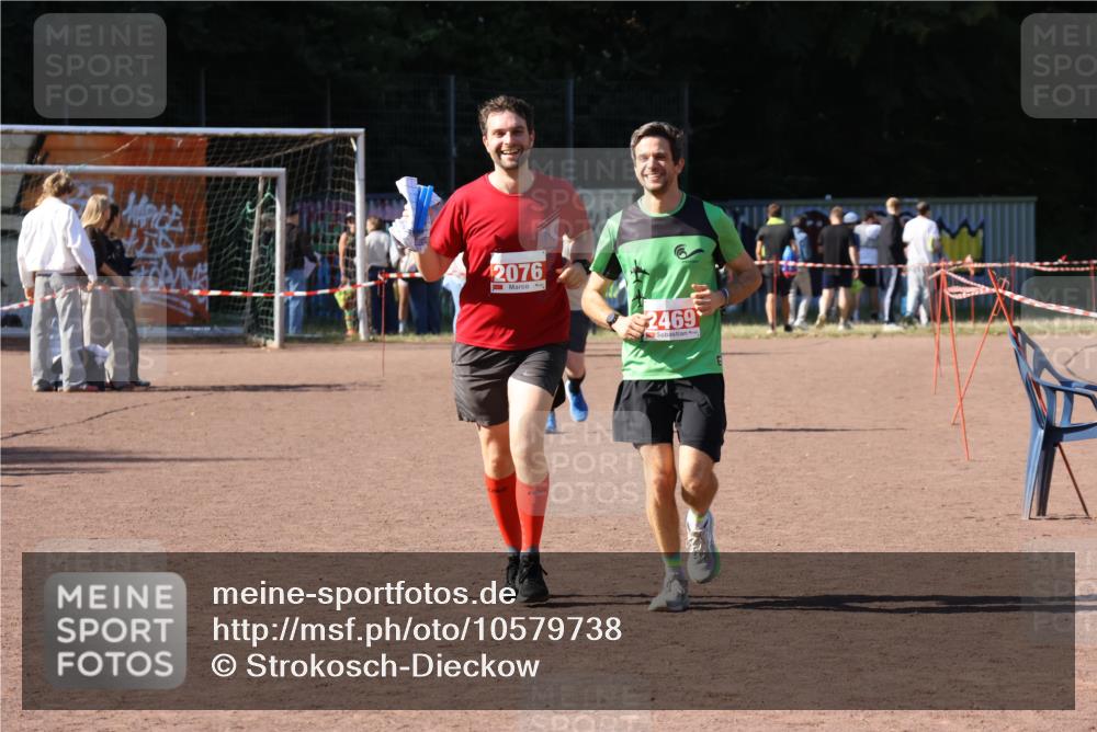 27.09.2026 - 35. Volkslauf durch das schöne Alstertal Strokosch-Dieckow http://msf.ph/oto/10579738 27.09.2026 12:52:23 Ziel 2076, 2469 meine-sportfotos.de