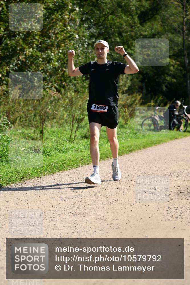 27.09.2026 - 35. Volkslauf durch das schöne Alstertal Dr. Thomas Lammeyer http://msf.ph/oto/10579792 27.09.2026 12:11:22 Laufen 1689 meine-sportfotos.de