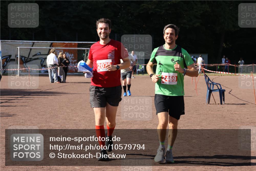 27.09.2026 - 35. Volkslauf durch das schöne Alstertal Strokosch-Dieckow http://msf.ph/oto/10579794 27.09.2026 12:52:26 Ziel 2076, 2469 meine-sportfotos.de