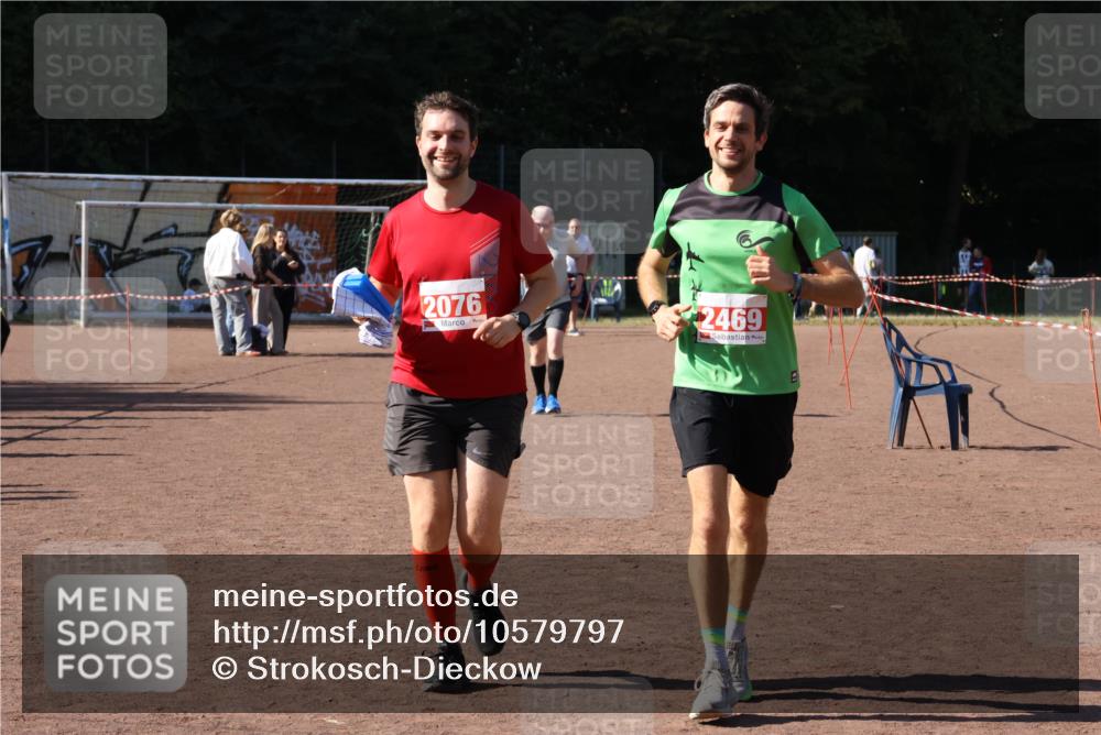 27.09.2026 - 35. Volkslauf durch das schöne Alstertal Strokosch-Dieckow http://msf.ph/oto/10579797 27.09.2026 12:52:26 Ziel 2076, 2469 meine-sportfotos.de